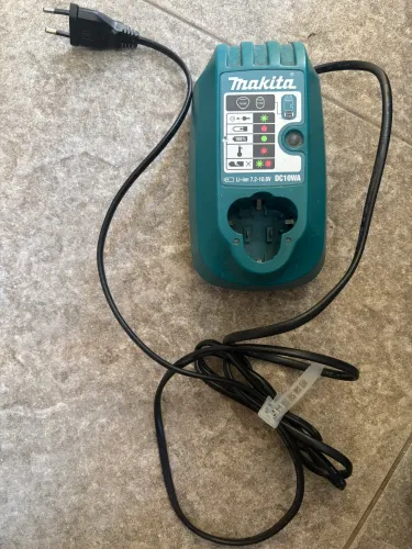 Carregador Makita DC10WA