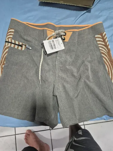 Bermuda de marca Greenish