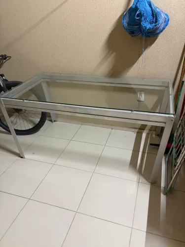 Mesa com a base de aço e superfície de vidro, S/cadeiras 160 x 80