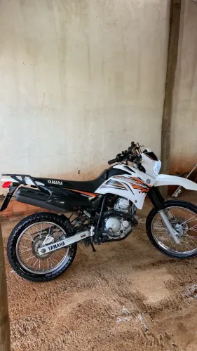 Vendo lander 250 : Ano 2015 modelo 2016 branca 