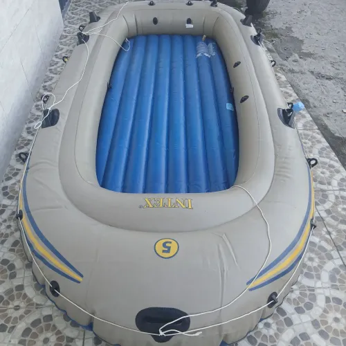 Bote Excursion 5.