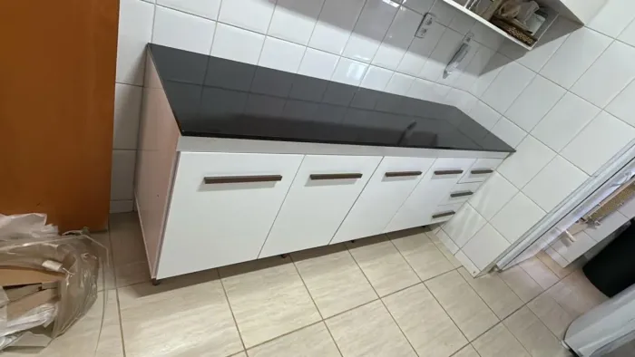 Vendo balcão Atenas 4 portas