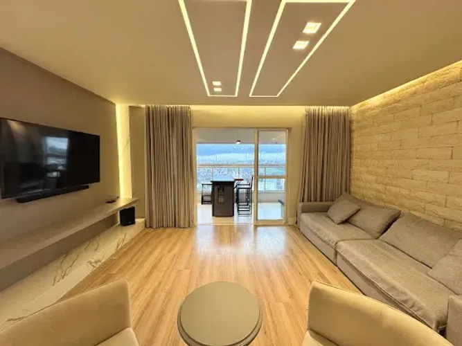 Apartamento mobiliado, com 03 suítes, no centro de Cascavel - R$1.850.000,00
