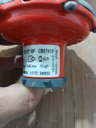 Vendo 3 reguladores de gás GLP.