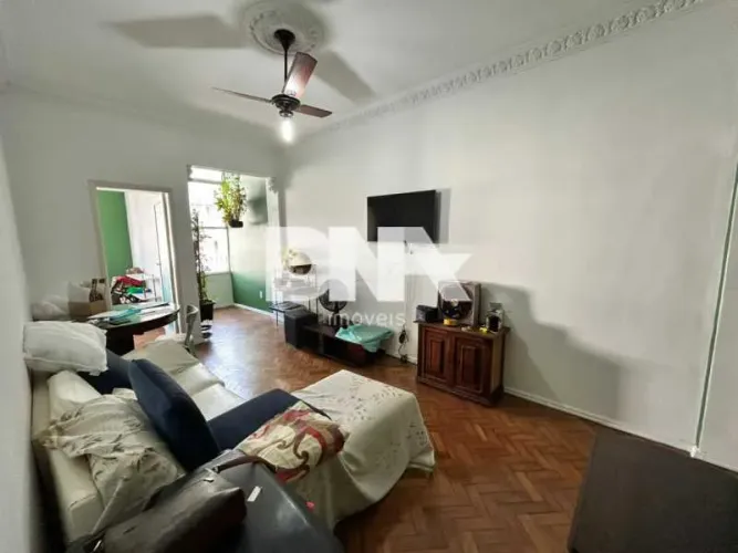 Apartamento : / Residencial / Humaitá