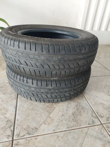 Vendo 2 pneus 175 70 14 Pirelli p1 cinturado