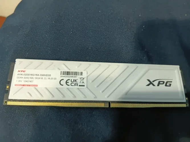 Memória RAM 16 GB DDR4 XPG