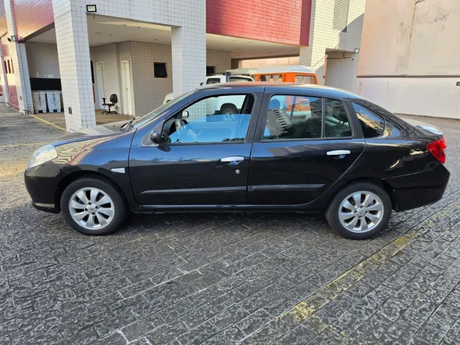 Renault Symbol Privilège Hi-flex 1.6 16V 4P 2010