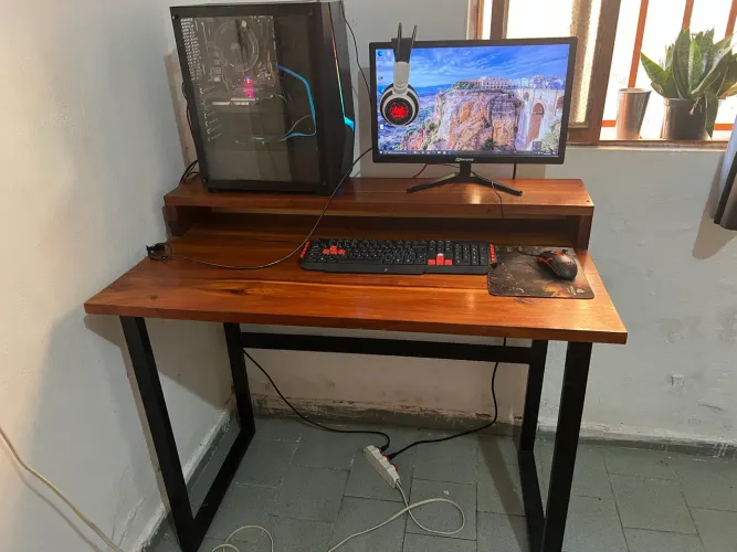 Vendo pc gamer completo com a mesa incluso aceito propostas