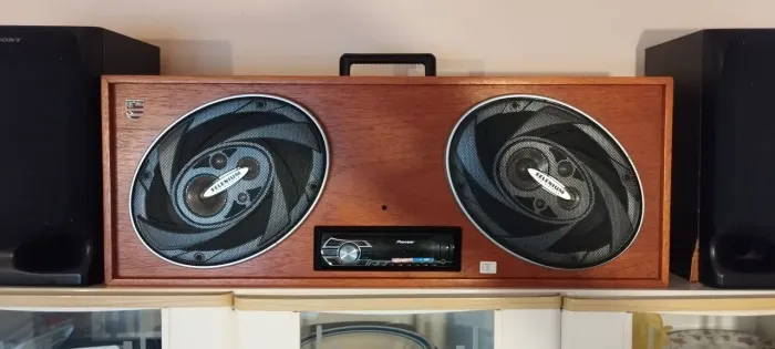 CAIXA DE SOM COM RADIO PIONEER 