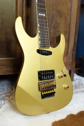 Guitarra ESP LTD Mirage Deluxe 87 Superstrato