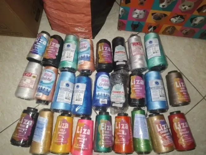 Linhas de croche e tricô.Minha sogra faleceu estamos vendendo essas linhas. *