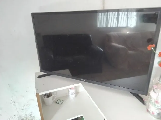 vendendo tv Samsung usada, com defeito so na tela mas o resto tudo ok