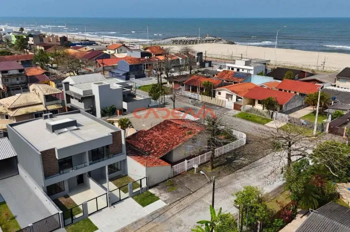 Sobrado 3 quartos 1 suíte 1 vaga à venda em Matinhos