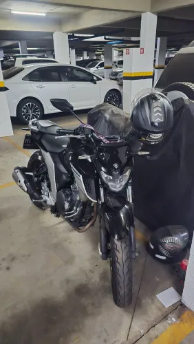 Yamaha FZ25 Fazer 250 2018/19 ? Muito conservada