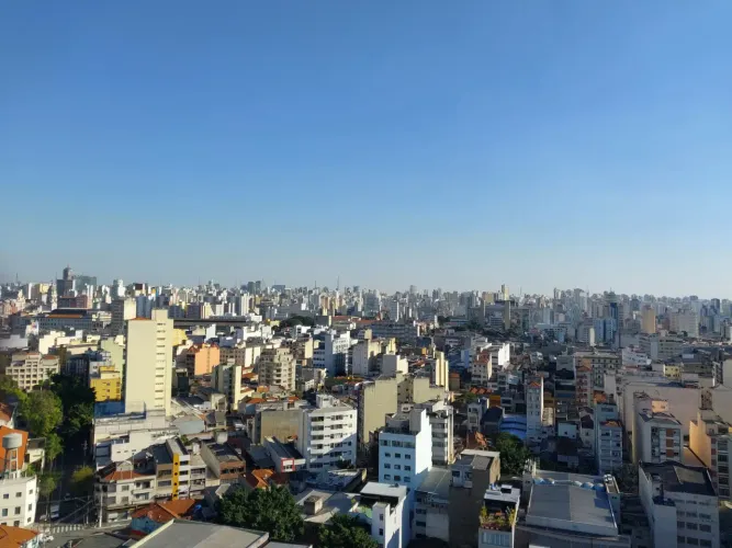 Apê de 2 dorms, 1 suíte e 2 vagas para Alugar, 74m² por R$ 3000/Mês