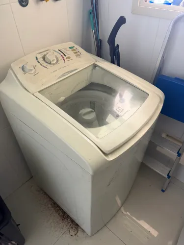 Vende-se Máquina de Lavar
