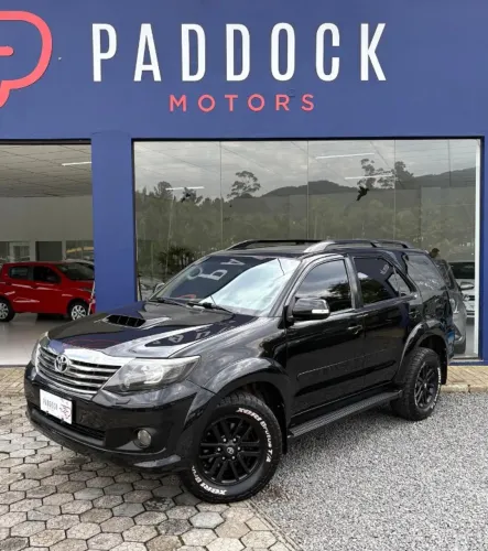 Toyota Hilux SW4 SRV D4-d 4X4 3.0 TDI Dies. AUT 2012