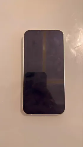 iPhone 13 conservadíssimo 