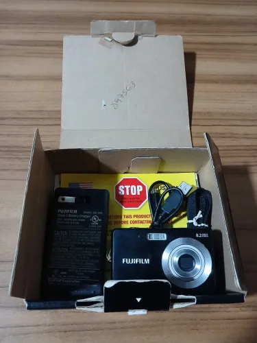 Câmera Fotográfica Vintage Fujifilm Finepix J10 Na Caixa Com Acessórios