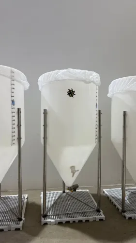 Fermentador Cônico Roto Plus para Kombucha Com válvulas - 125 Litros
