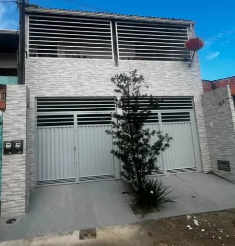 Alugo casa na Santa Lúcia