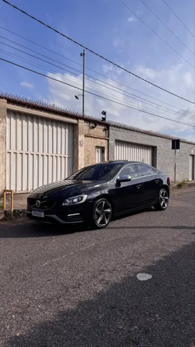Volvo S60 T-5 R-design 2.0 240cv 4P 2014