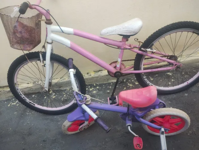 Bicicleta aro 27 e outra aro 16