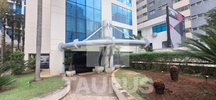 Sala comercial, á venda e para alugar em Moema São Paulo