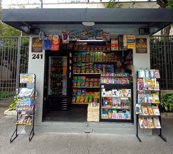 Vende-se banca de jornal e conveniências