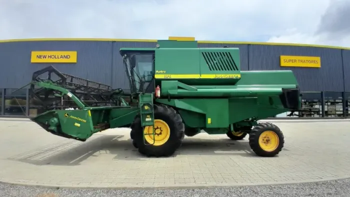 Colheitadeira John Deere 1175