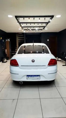 Fiat Linea Essence 1.8 Flex 16V 4P 2013