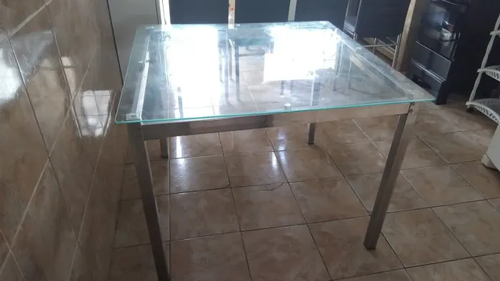 Mesa com 4 cadeiras