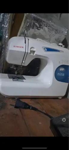 Máquina Singer Nina