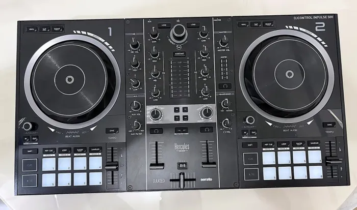 Controladora DJ Hercules DJControl Inpulse 500 - Serato/DJUCED