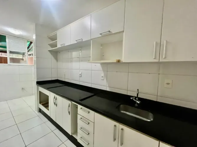 Vendo apartamento com 2 quartos e área privatica no Alto da Glória