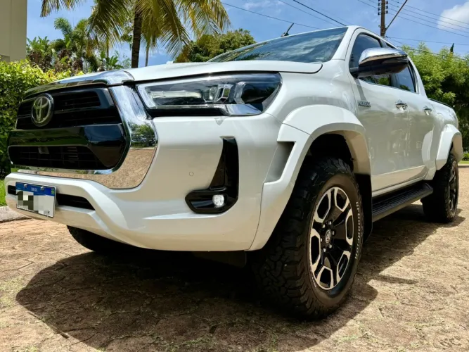 Toyota Hilux CD SRX Plus 4X4 2.8 TDI Die. Aut. 2025