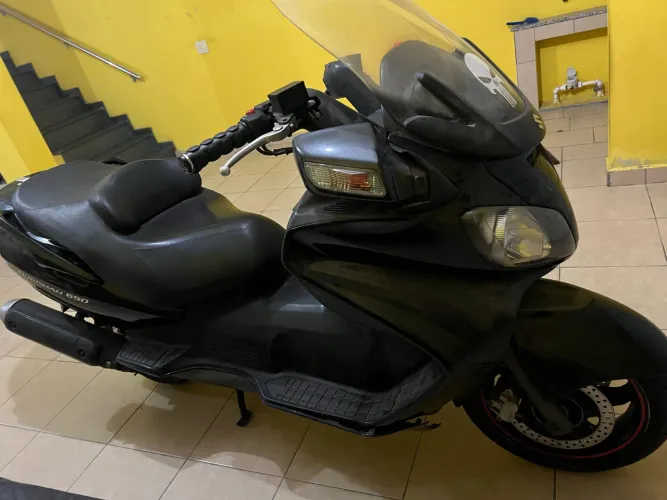 Suzuki burgman 650 ano 2012
