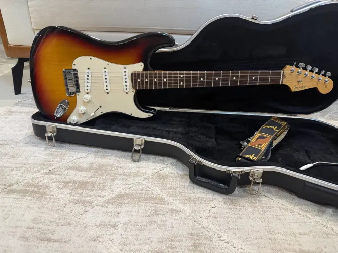 Guitarra Fender American Standard Stratocaster 2003