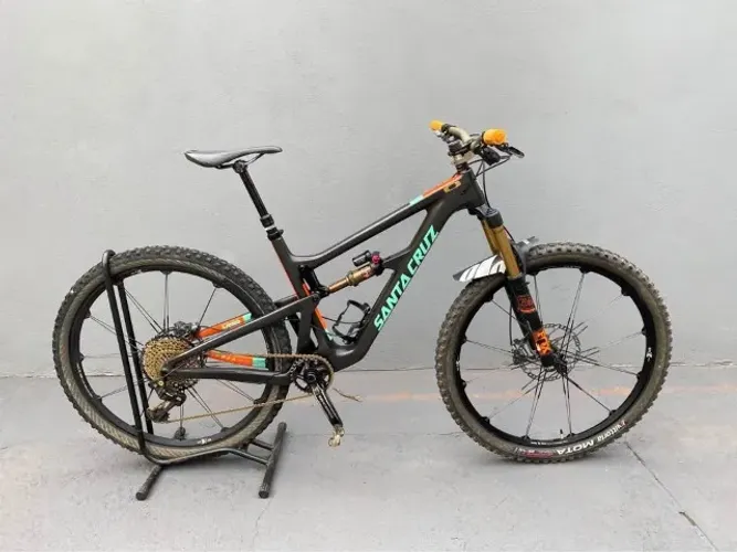 Santa Cruz Hightower2016 29. Tamanho L Quadro full carbono com proteção 3M