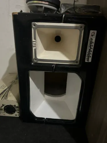Caixa médio de 8 e Ti