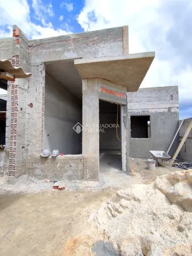 Casa com suíte à venda em Araucária/PR.