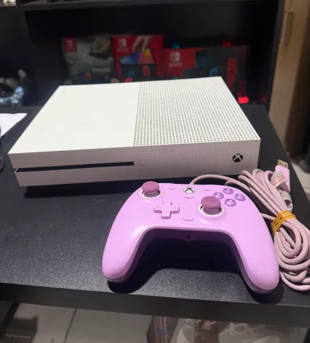 Xbox One s 500 Gb seminovo aceitamos games como parte do pagamento 