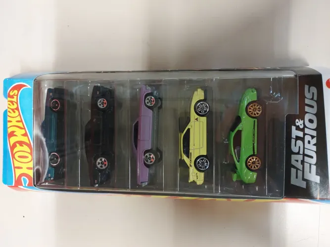 Carros HotWheels coleção Velozes e Furiosos