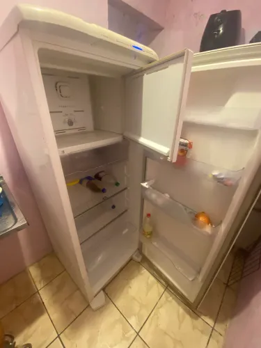 Vendo geladeira gelo seco
