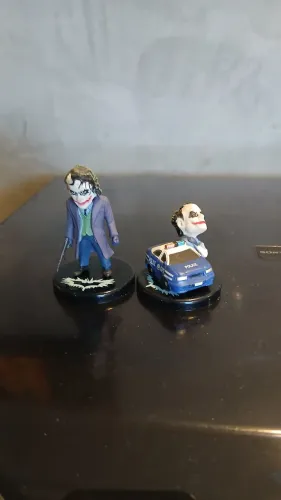 Miniaturas colecionáveis do Coringa. 6cm e 3 cm de altura <br>