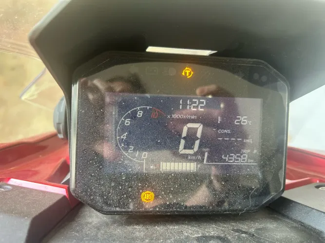 Honda adv 160 único dono praticamente zero km