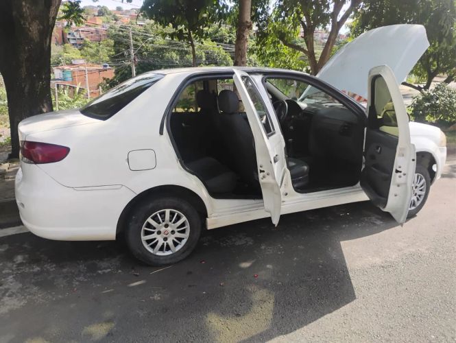 Imagem de Fiat Siena EL 1.4 MPI Fire Flex 8V 4P 2013