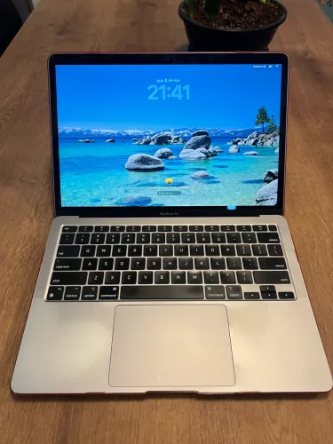 MacBook Air M1 2020 8GB 256GB SSD - Excelente Estado