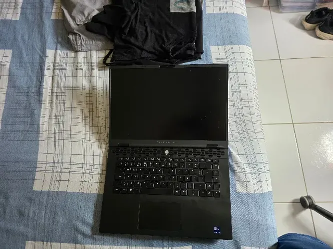Dell Alienware M16 R2 - Core Ultra 7 | RTX 4060 | 16GB | SSD 1TB | EXCELENTE ESTADO
